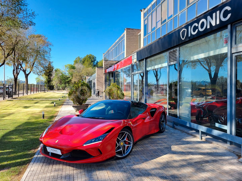 FERRARI F8 TRIBUTO