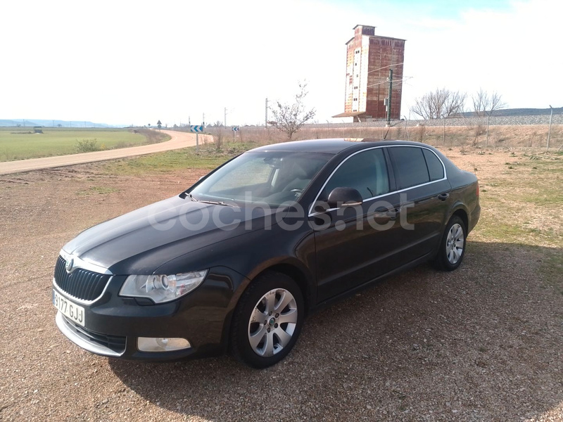 SKODA Superb 2.0 TDI DPF Elegance