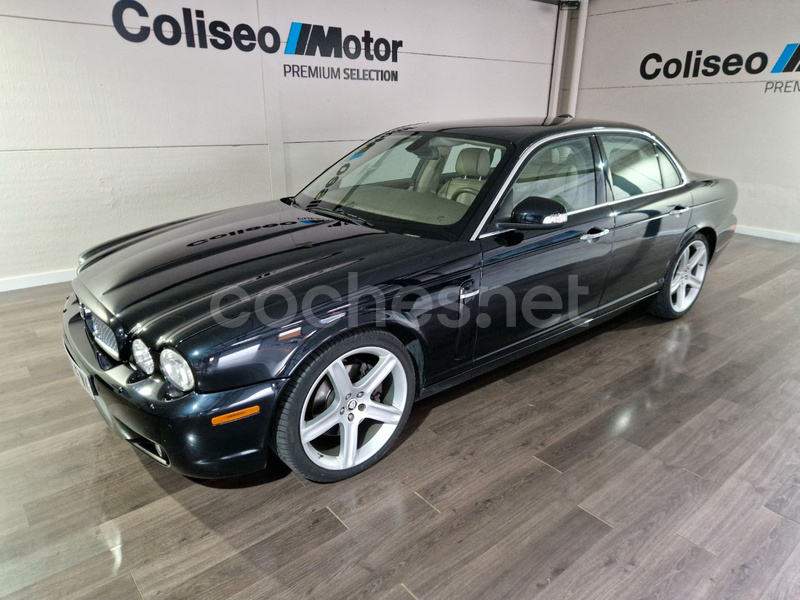 JAGUAR XJ XJ8 4.2 Executive 4p.