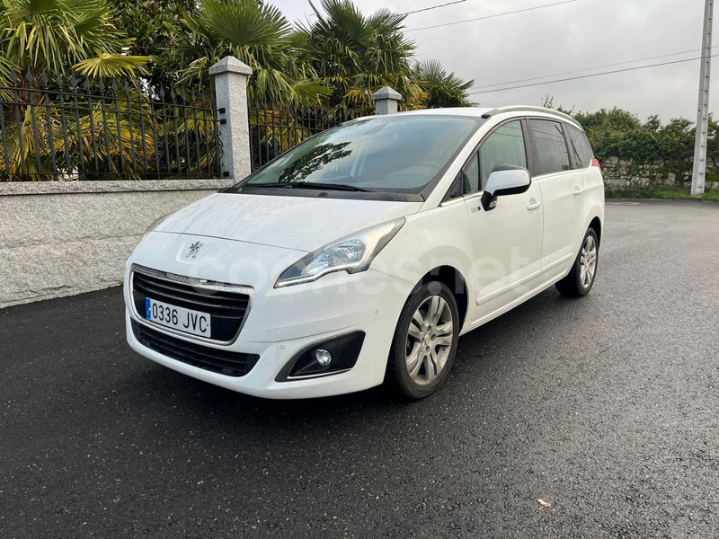 PEUGEOT 5008 Allure 1.2 PureTech SS