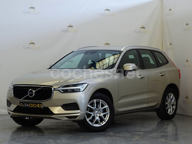 VOLVO XC60 2.0 D4 AWD Momentum Auto 5p.