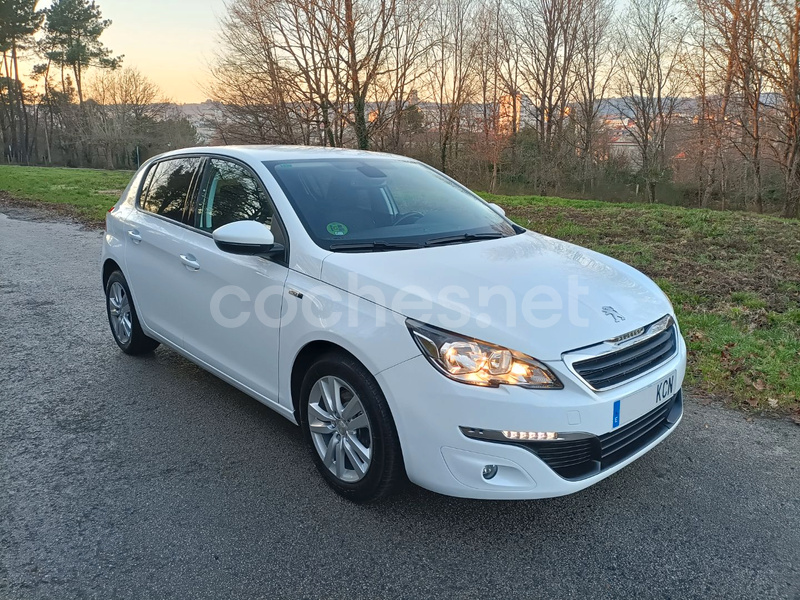 PEUGEOT 308 Style 1.6 BlueHDi EAT6