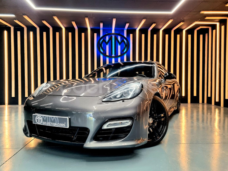 PORSCHE Panamera 4.8 GTS