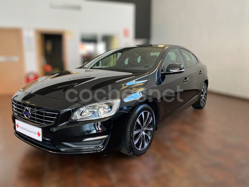 VOLVO S60 2.0 D2 RDesign Momentum 4p.