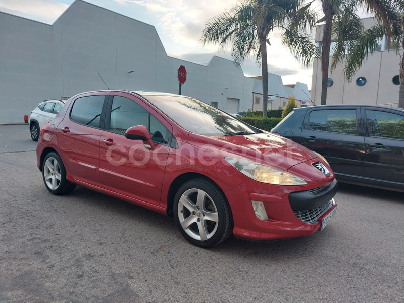 PEUGEOT 308 Confort 1.6 HDI 110 FAP 5 velocidades 5p.