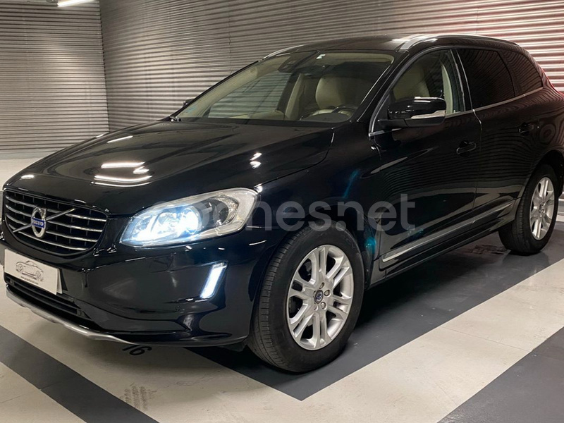 VOLVO XC60 2.4 D5 AWD Summum Auto