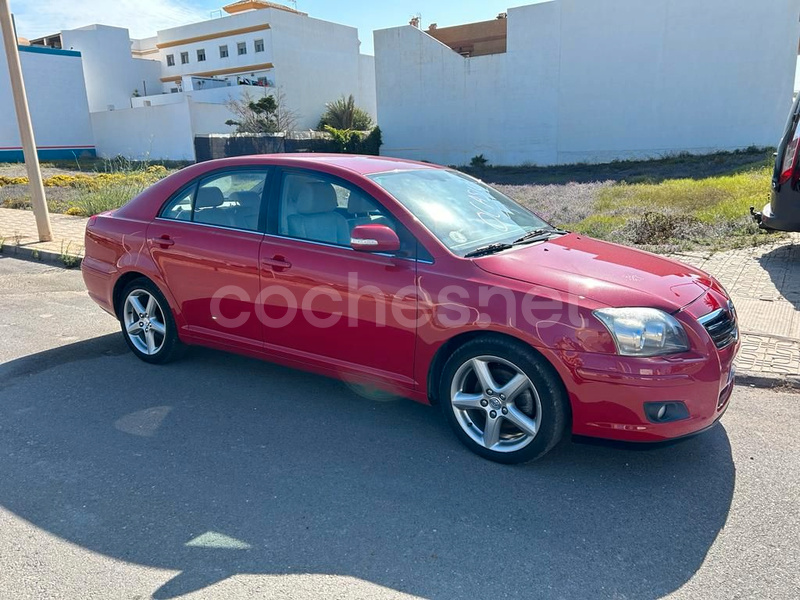 TOYOTA Avensis 2.0 D4D Executive