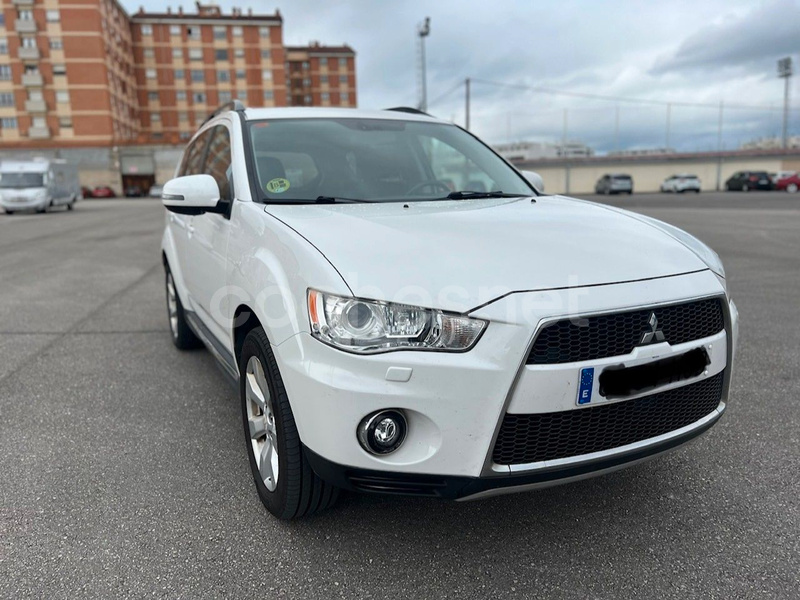 MITSUBISHI Outlander 220 DID SST Motion 5p.