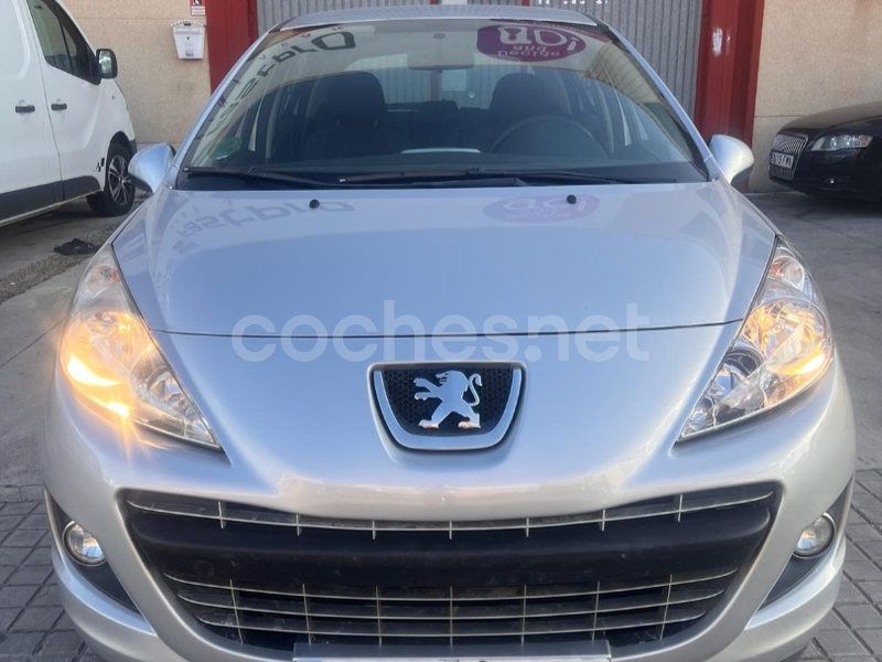 PEUGEOT 207 ACTIVE 1.4i 75