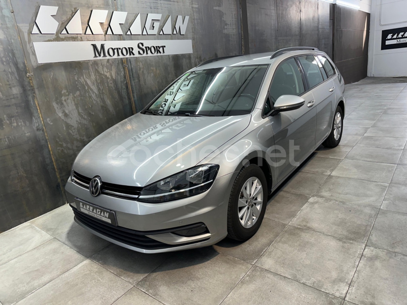 VOLKSWAGEN Golf Advance 1.0 TSI Variant