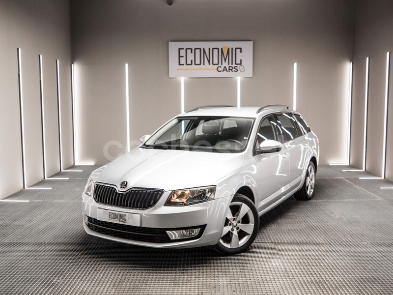 SKODA Octavia Combi 1.6 TDI DSG CR 105cv Ambition 5p.