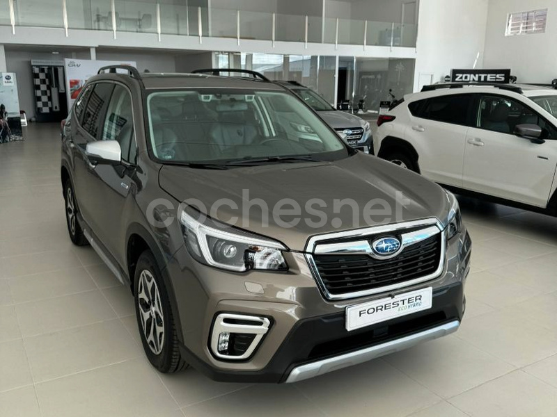 SUBARU Forester 2.0i Hybrid CVT Executive Plus