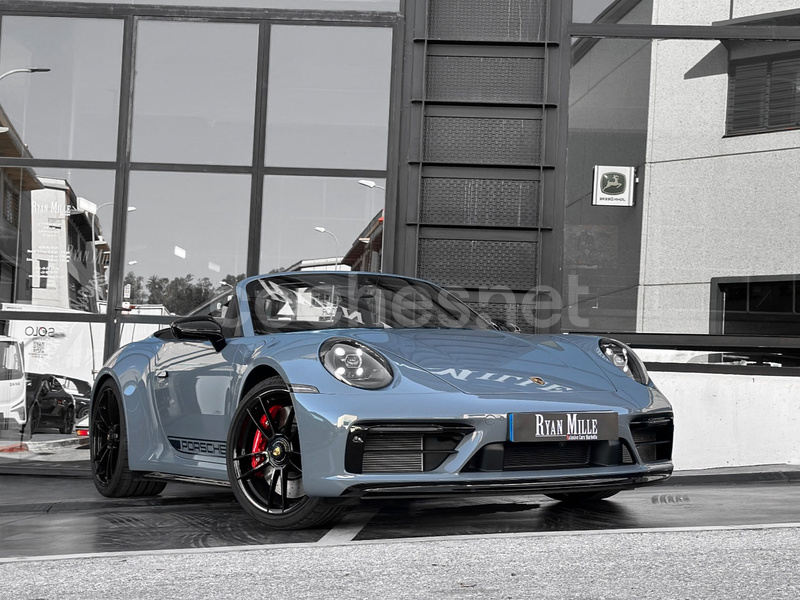 PORSCHE 911 Carrera 4 GTS Cabriolet