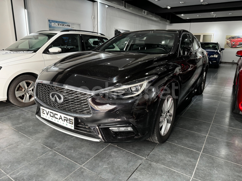 INFINITI Q30 1.5D PREMIUM TECH 5p.