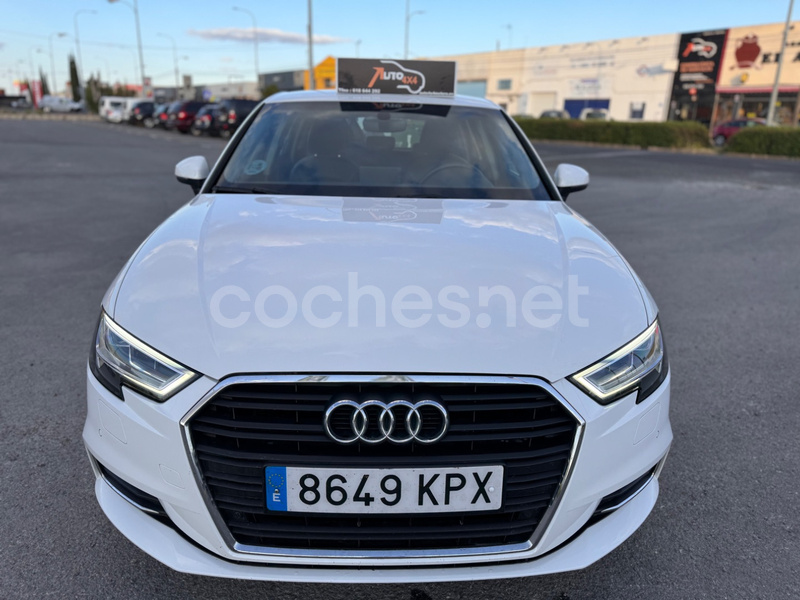 AUDI A3 1.6 TDI S tronic Sedan