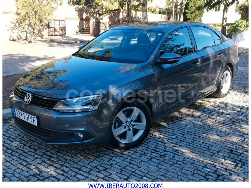 VOLKSWAGEN Jetta 1.6 TDI 105cv Advance Bluemotion Tech 4p.