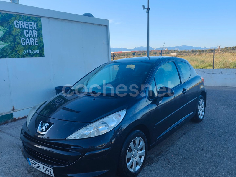 PEUGEOT 207 Confort 1.4 HDI 70