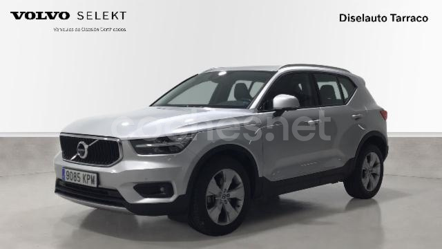 VOLVO XC40 2.0 T4 Momentum Auto