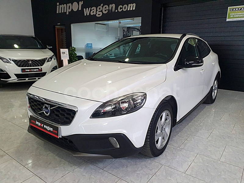 VOLVO V40 Cross Country 2.0 D3 Momentum 5p.