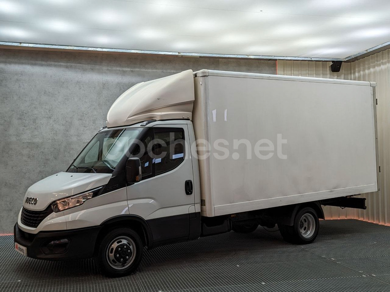 IVECO DAILY 35 C16 H 3750 CARROZADO