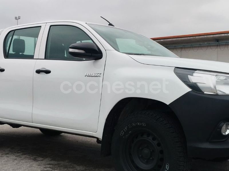 TOYOTA Hilux 2.4 D4D Cabina Doble GX 4p.