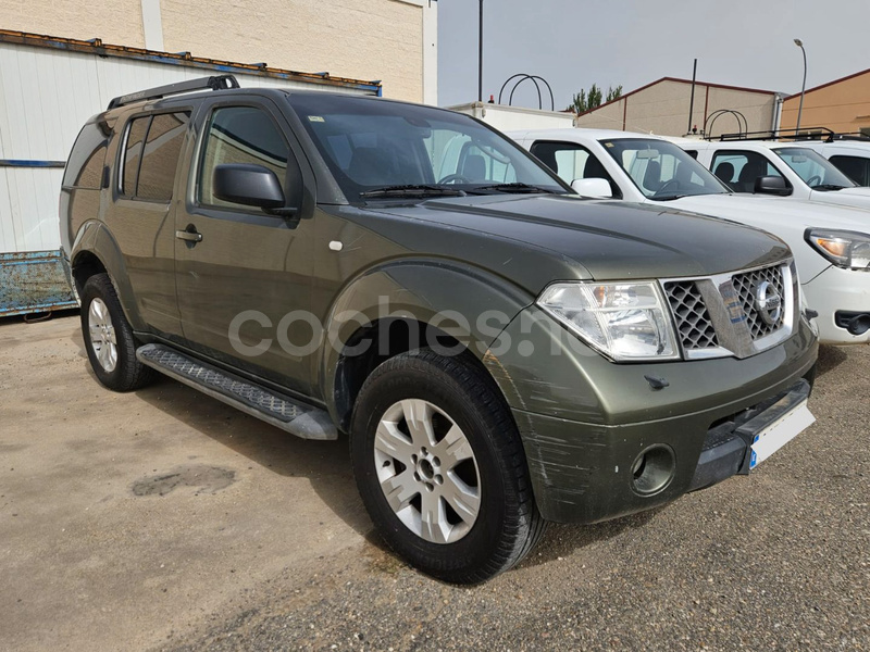 NISSAN Pathfinder 2.5 dCi LE 7 plazas