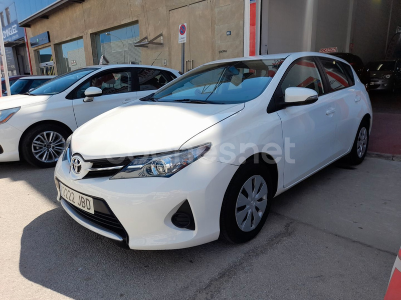 TOYOTA Auris 1.4 90D Active