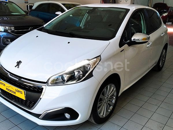 PEUGEOT 208 5P Signature 1.2L PureTech 60KW 82CV 5p.