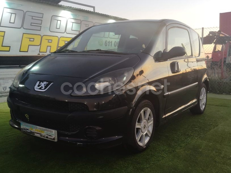 PEUGEOT 1007 1.4 HDi Sporty 3p.