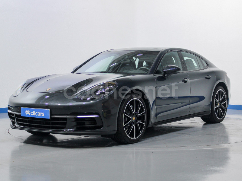 PORSCHE Panamera 4