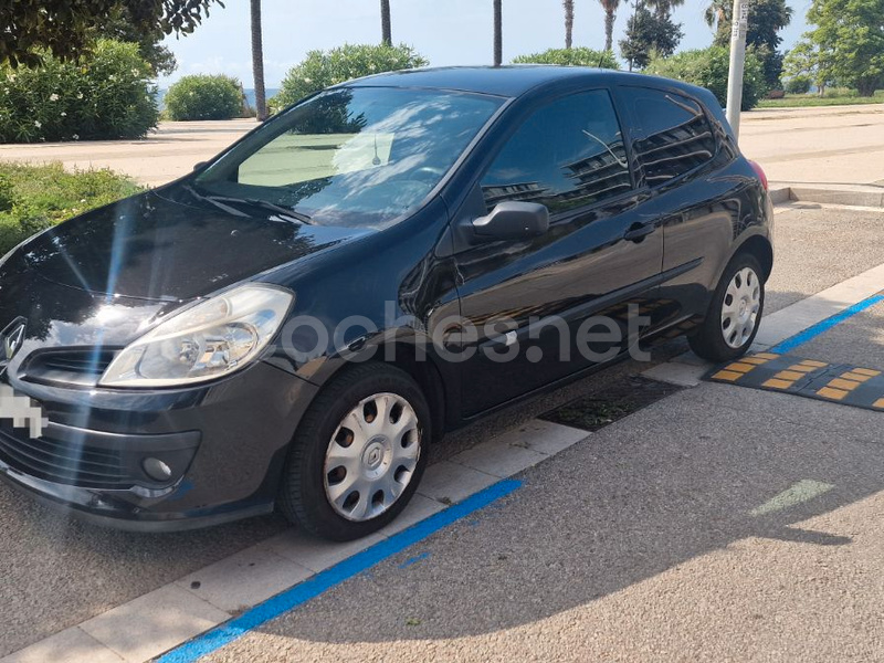 RENAULT Clio Confort Dynamique 1.2 16v