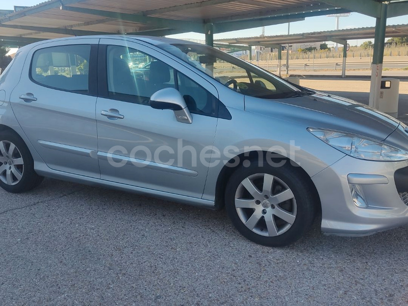 PEUGEOT 308 Confort 1.6 HDI 90 5p.