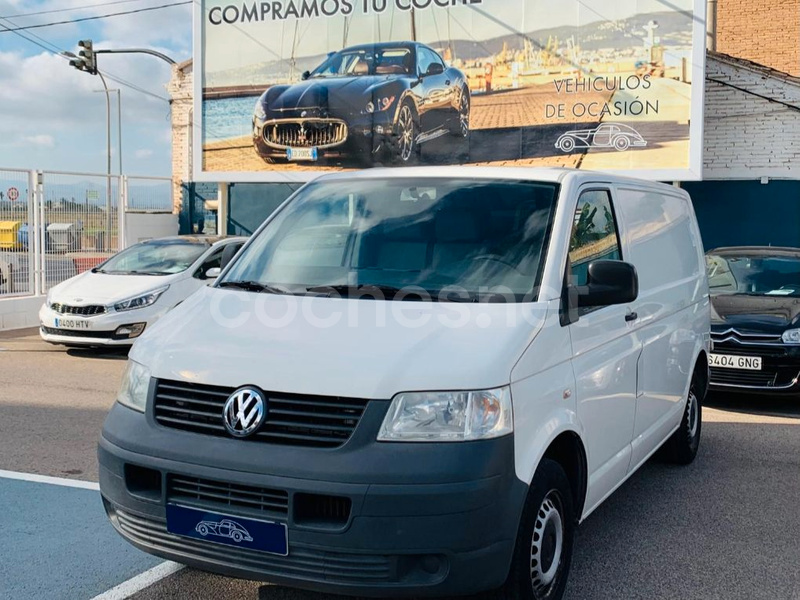 VOLKSWAGEN Transporter Caja Plat. DCab Largo 1.9 TDI 102cv 2.8T 4p.