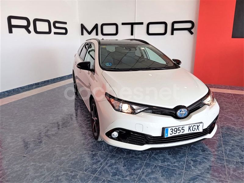 TOYOTA Auris 1.8 140H Feel Edition Touring Spo