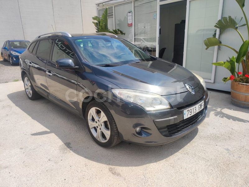 RENAULT Mégane Dynamique 1.6 16v 110cv 5p.