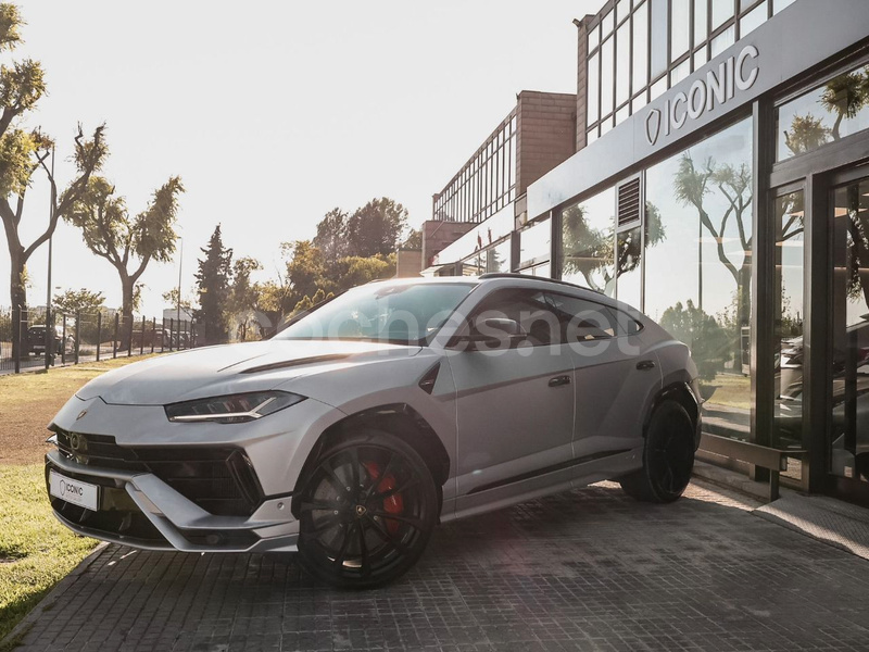 LAMBORGHINI URUS S