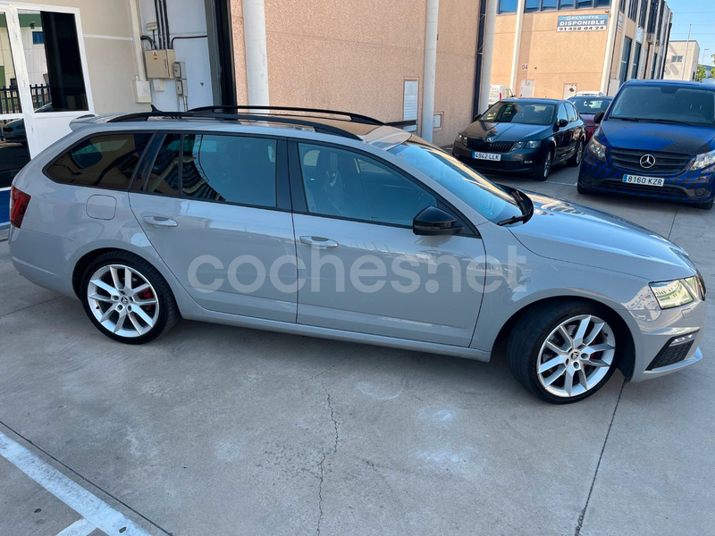 SKODA Octavia Combi 2.0 TDI CR 135kW DSG 4x4 RS 5p.