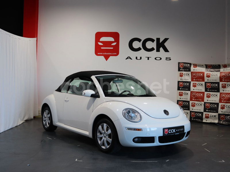 VOLKSWAGEN New Beetle 1.6 102cv Cabriolet 2p.