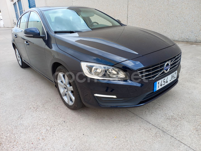 VOLVO S60 2.0 D3 Momentum