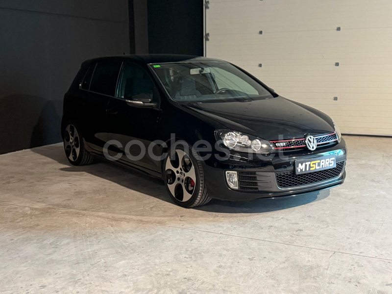 VOLKSWAGEN Golf 2.0 TSI GTI