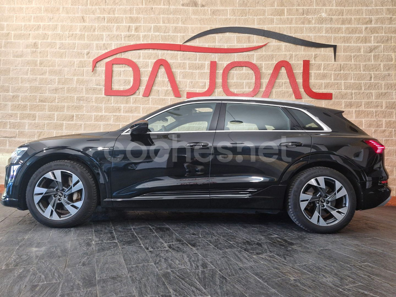 AUDI e-tron 50 quattro