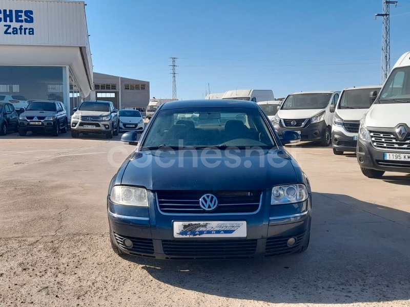 VOLKSWAGEN Passat 1.9 TDi Advance