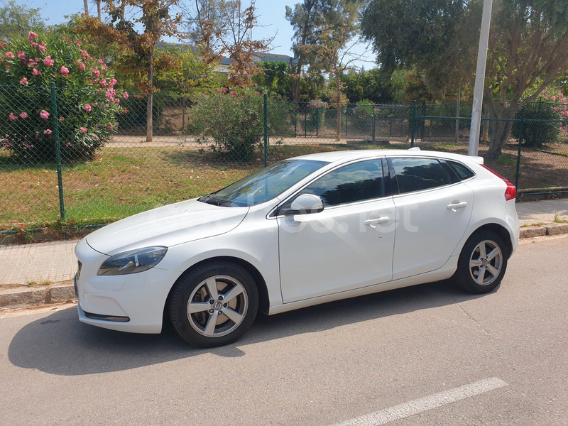 VOLVO V40 2.0 D3 Momentum Auto 5p.