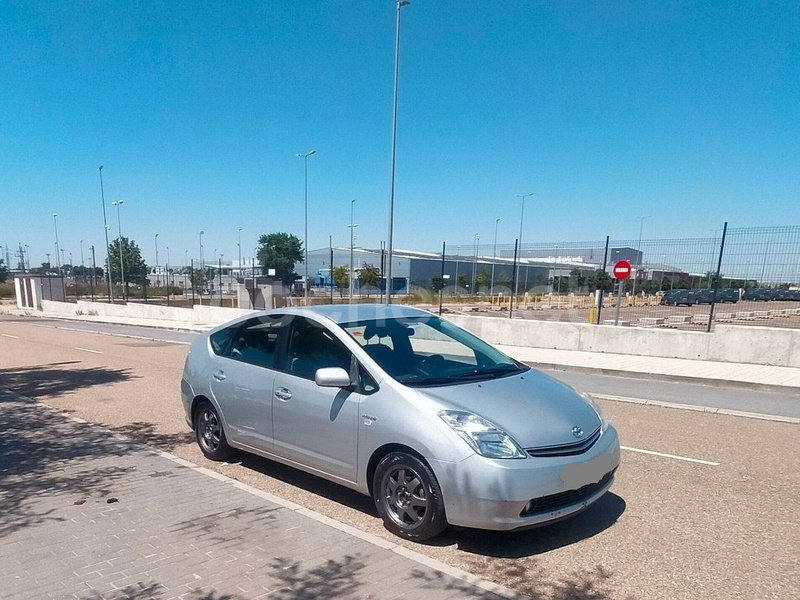 TOYOTA Prius 1.5 VVTi SOL HSD