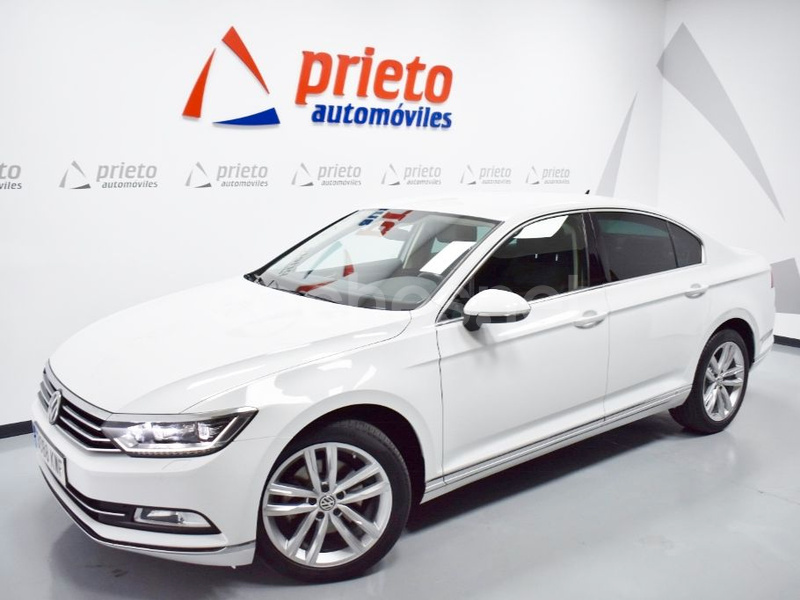 VOLKSWAGEN Passat Sport 2.0 TDI DSG