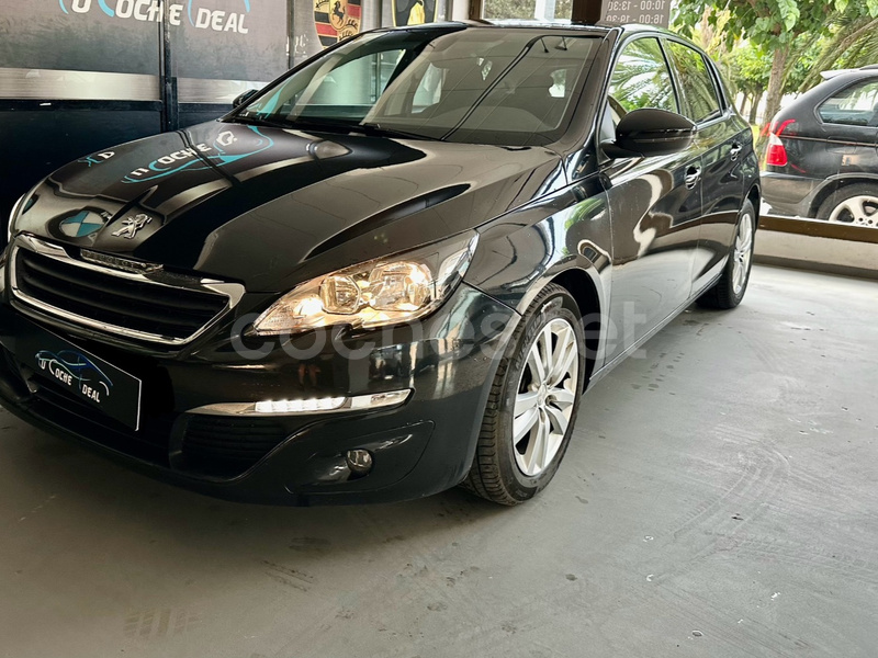 PEUGEOT 308 5p Style 1.6 BlueHDi 100 5p.