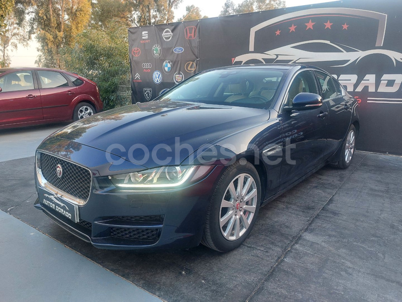 JAGUAR XE 2.0 Diesel 132kW Pure Auto AWD 4p.