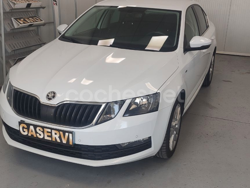 SKODA Octavia 1.6 TDI CR DSG Like