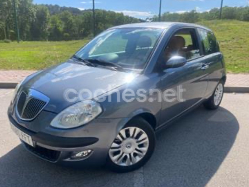 LANCIA Ypsilon 1.4 16v Platino 3p.