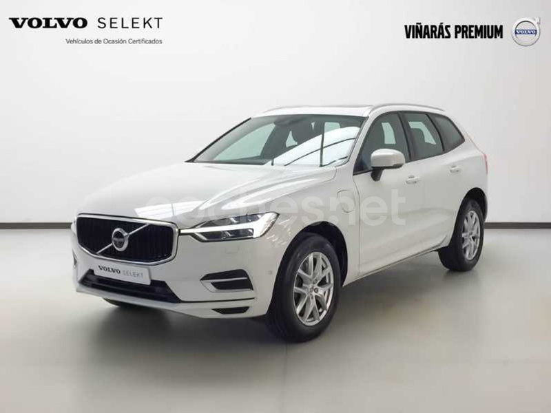 VOLVO XC60 2.0 T8 AWD Momentum Auto 5p.